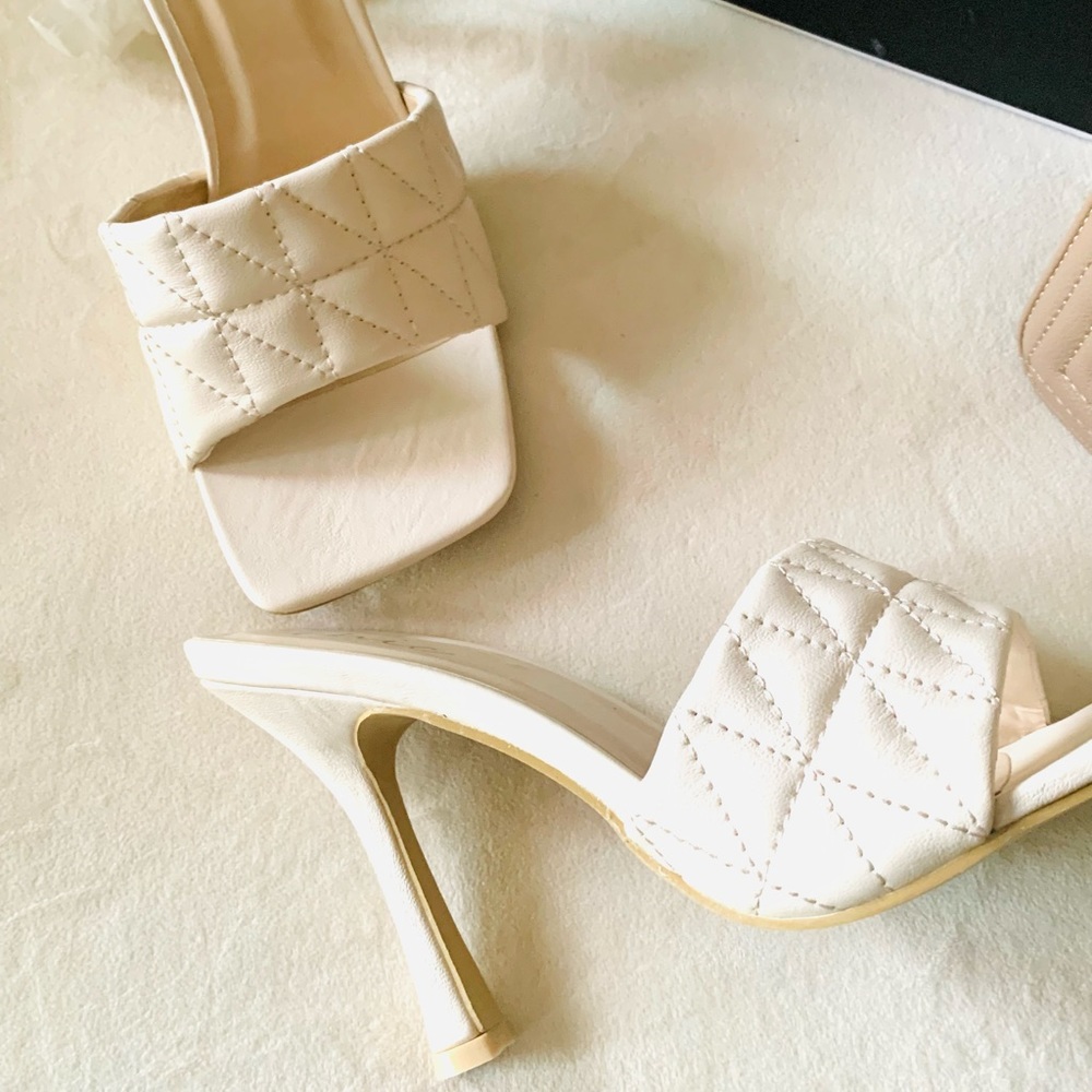 •Kelly• Quilted Slide Heel Sandal - Picture 7 of 8